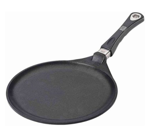 Keptuvė blynams su plastikine rankena AMT 28/1 cm