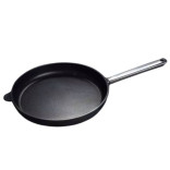 Keptuvė su metaline rankena AMT 28/4 cm