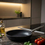 Keptuvė neprideganti, indukcinė BLACK PRO 24/5 cm