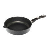 Keptuvė indukcinė su plastikine rankena AMT 28/7 cm